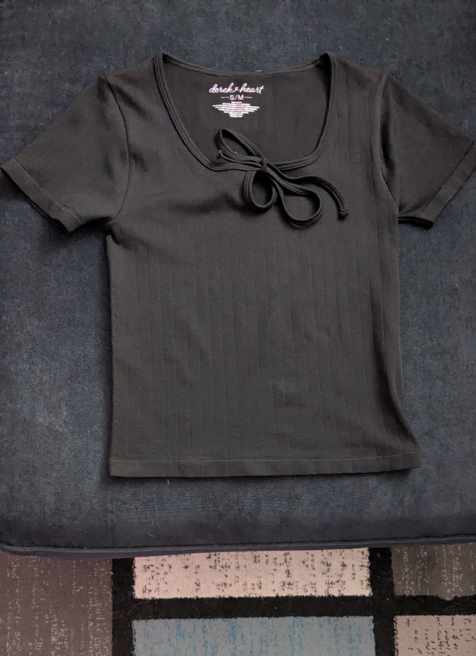 NWOT! Derek Heart Black Baby Tee w/ Bow Size S